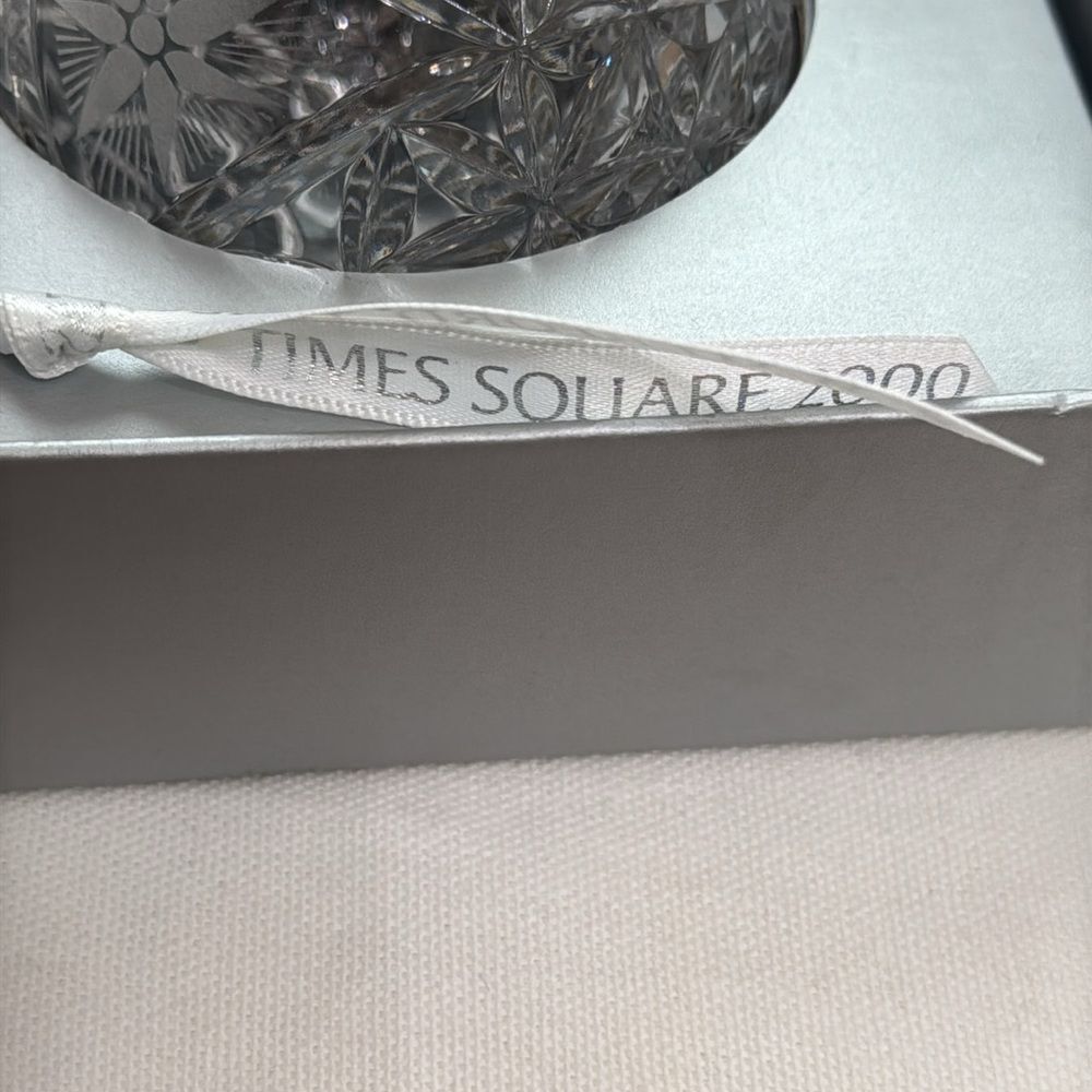 Waterford Clear Crystal Times Square 2000 Star of Hope Ball Ornament - Picture 8 of 9